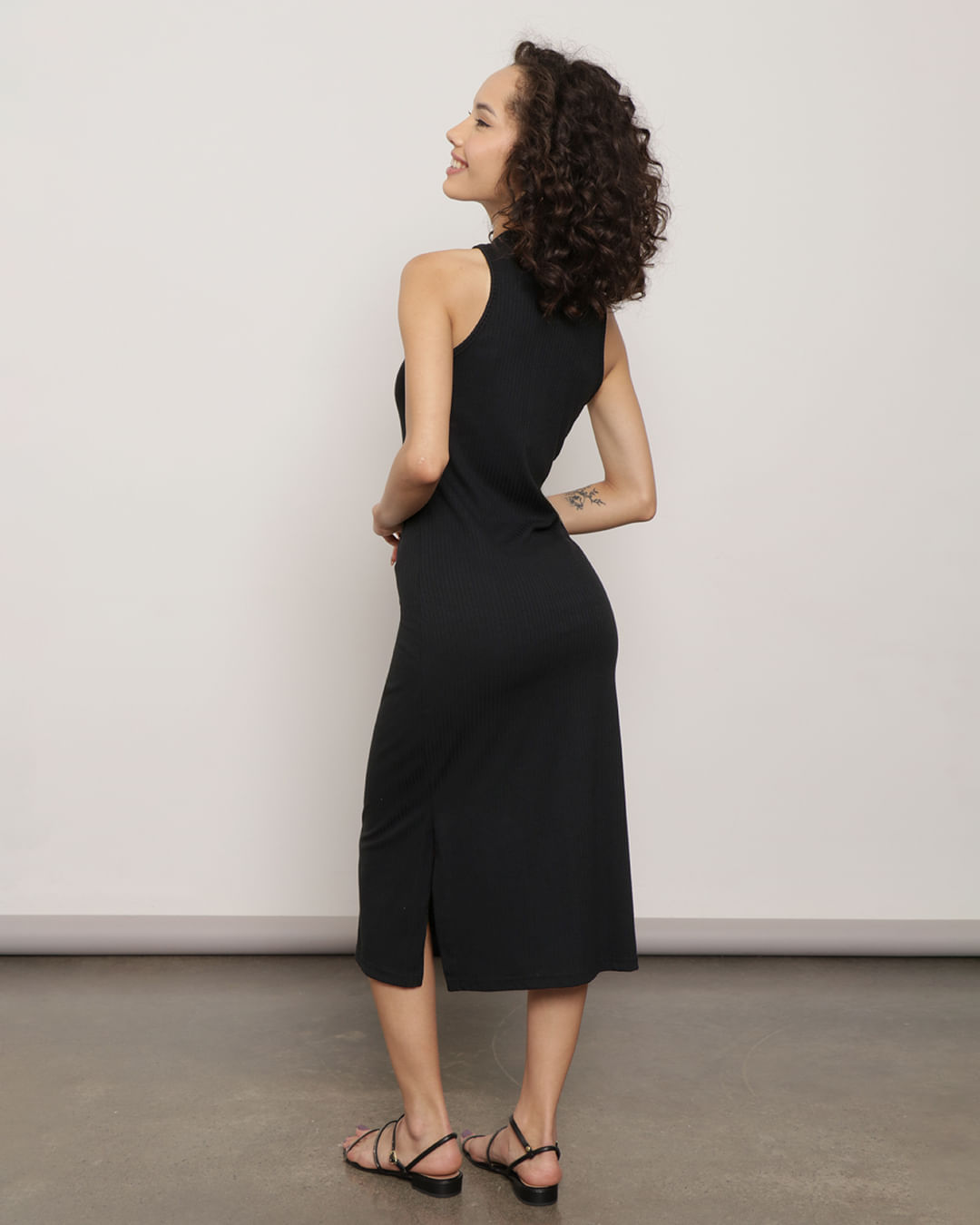 Vestido Feminino Regata Midi Fenda Canelado Preta-1751977586225