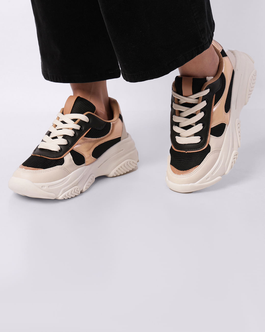 Ten-Fem-4248-Offwhite-Ptocobre-3439---Preto