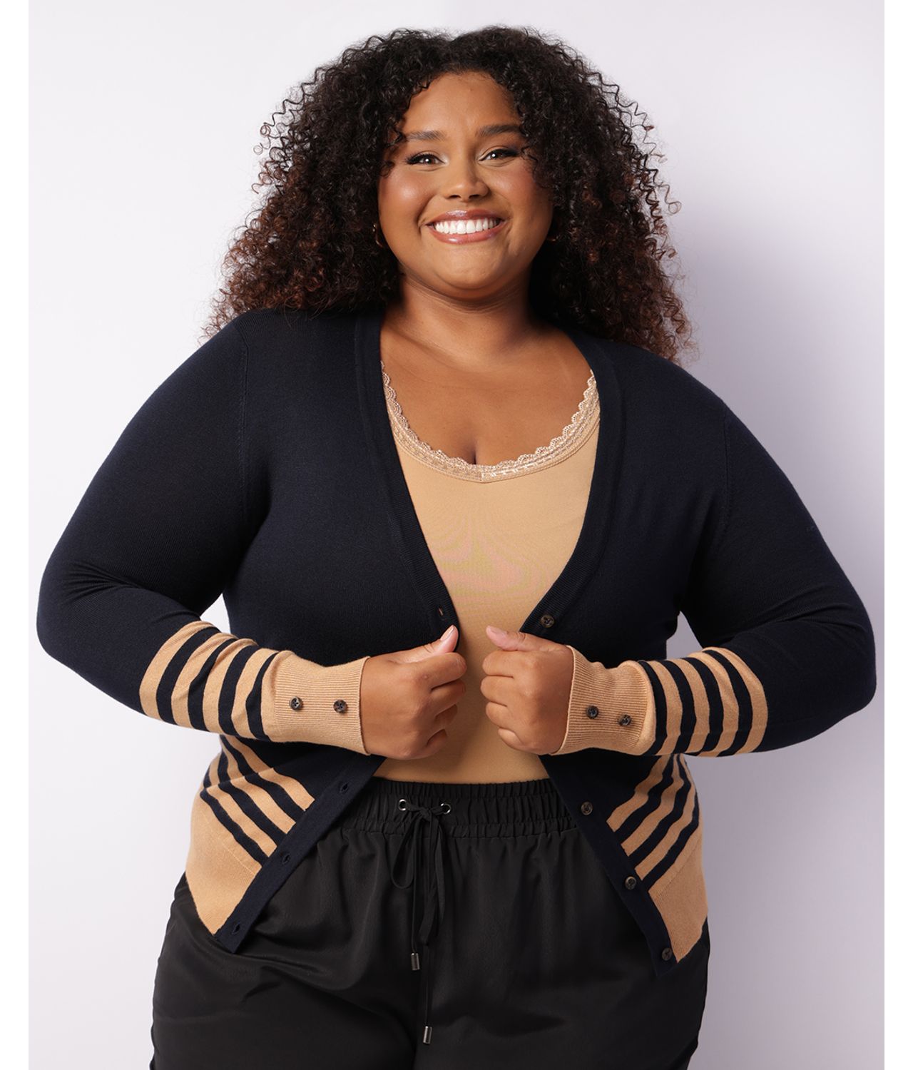 Cardigan Plus Size Feminino Tricô Manga Longa Com Botões Preto