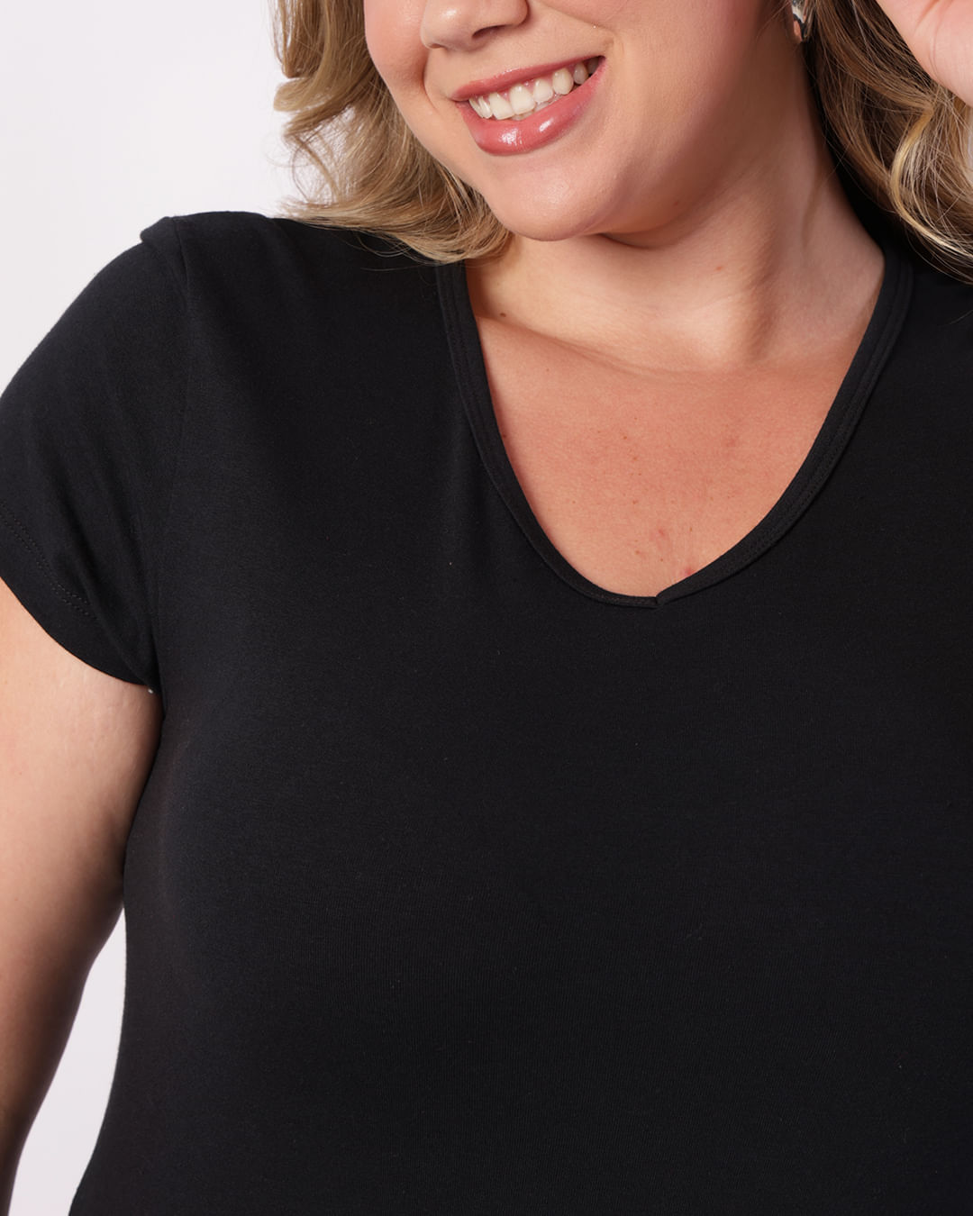 Blusa-4334-Plus-Mc-Gola-V-Preto---Preto