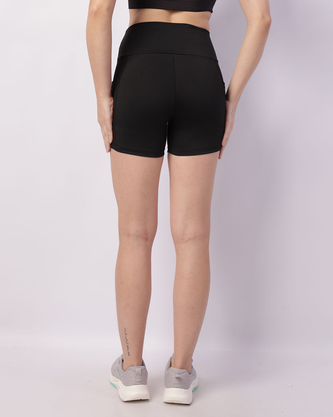 Bermuda-Ciclista-Bolso-Texturizado---Preto