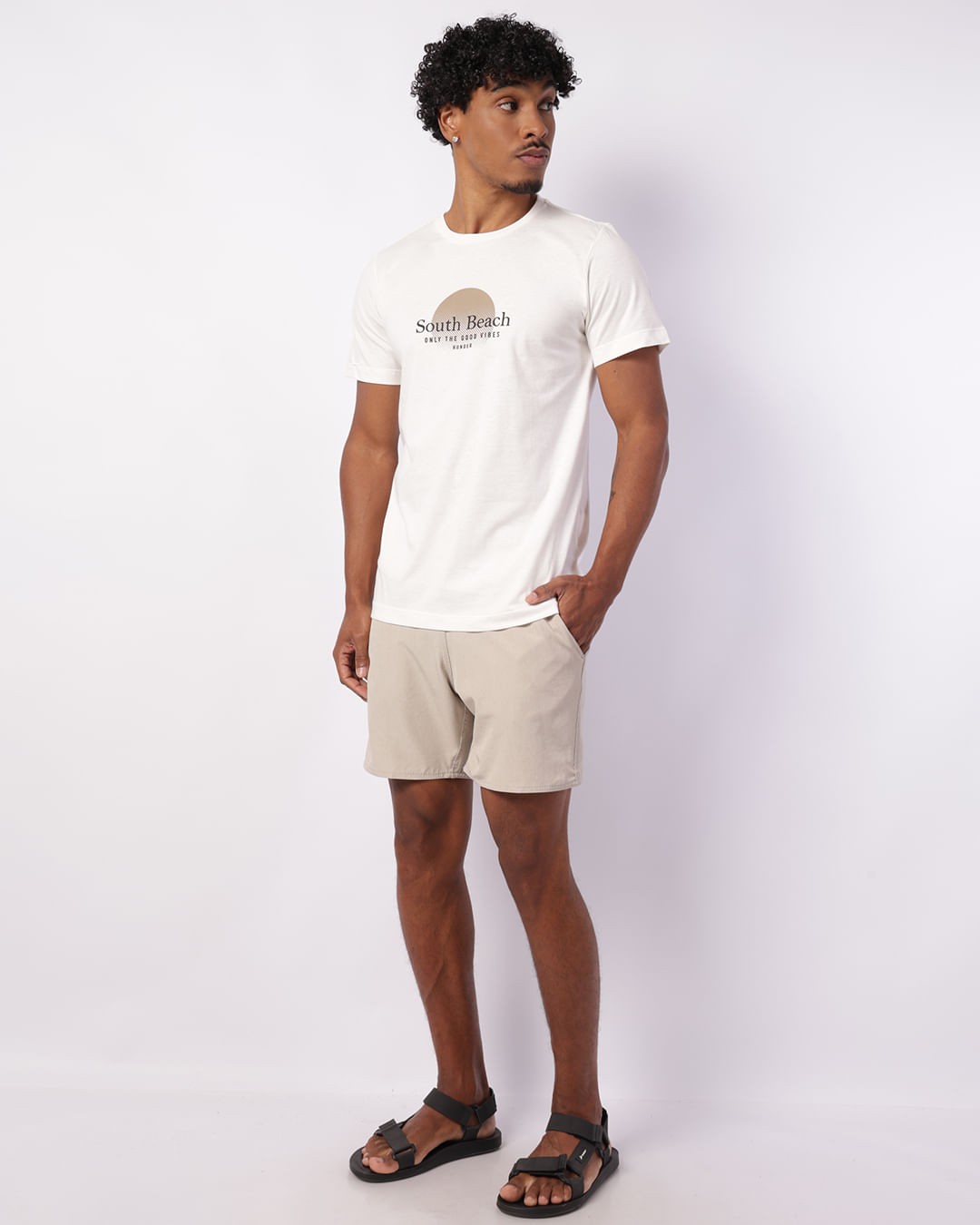 Bermuda Surf Masculina Reta com Bolsos Cordão Bege