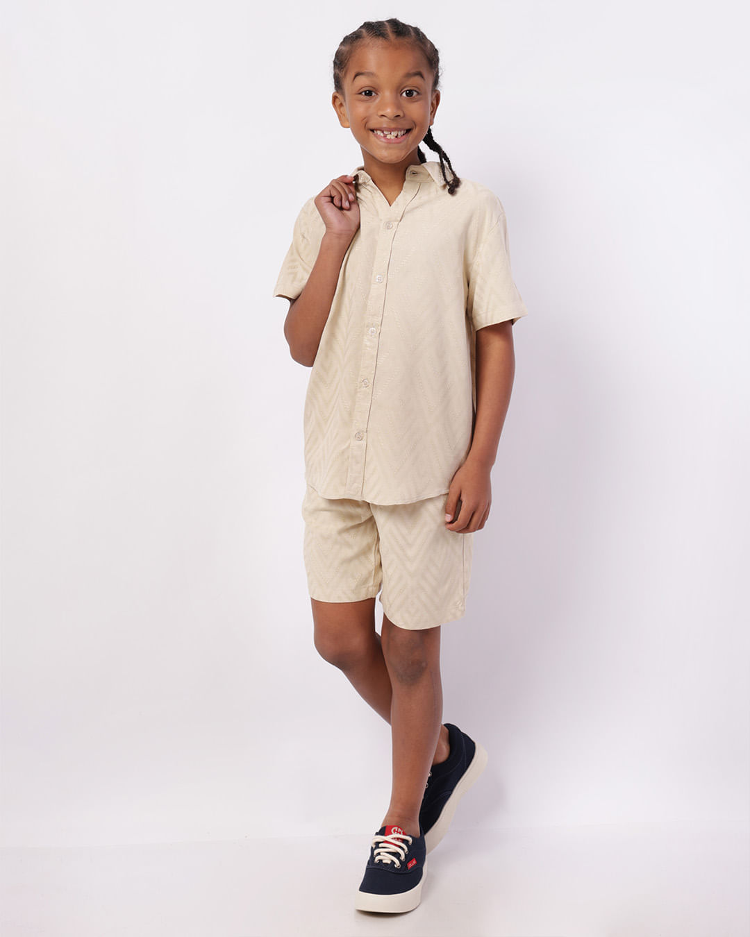 Camisa Infantil Viscose com Bordado Geométrico Manga Curta Bege-1755612662716