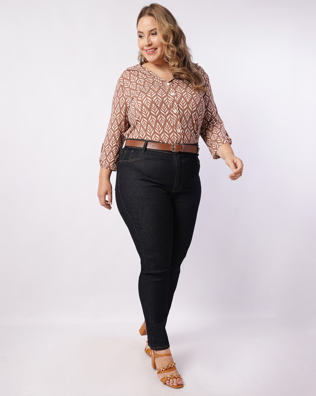 Camisa Plus Size Feminina Decote V Manga 3/4 Bege-1755615692794