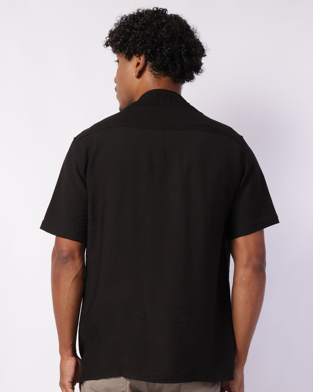 Camisa Masculina Viscose com Bolso Manga Curta Preta-1756304079048