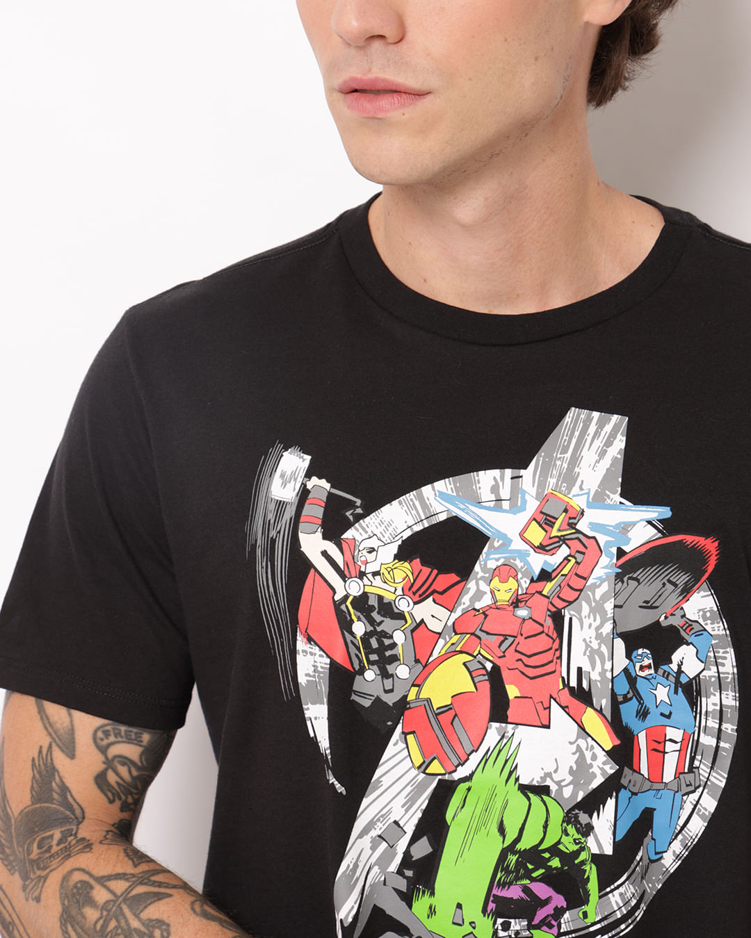 Camiseta-Avengers-0402125-Pgg---Preto