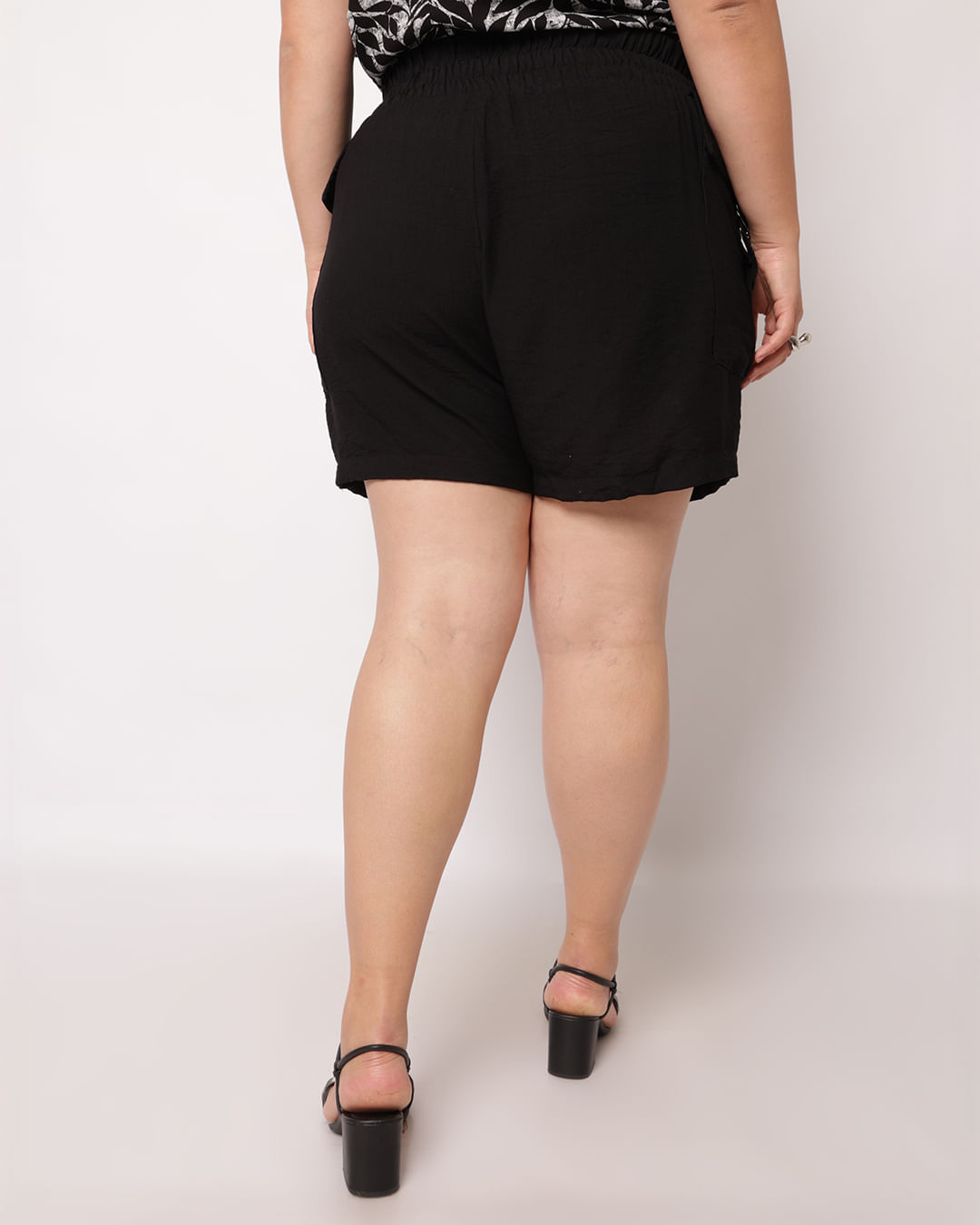 Shorts-231087-Det-Aviamento-Spnlook---Preto
