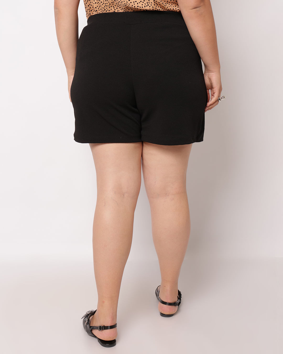 Shorts-Saia-4630-Det-Recortes-Crepe---Preto