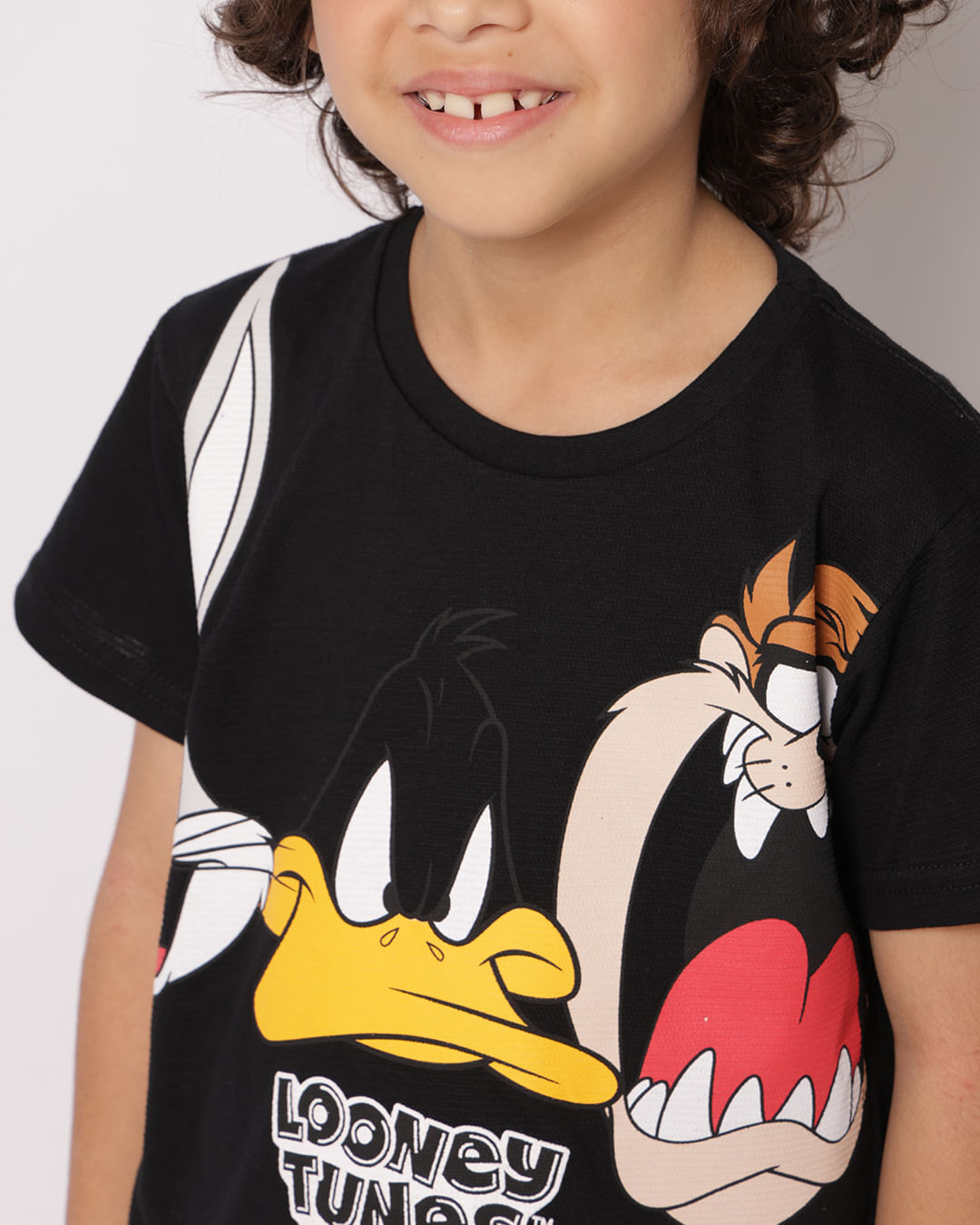Camiseta-T41816-Mc-M-410-Looney---Preto