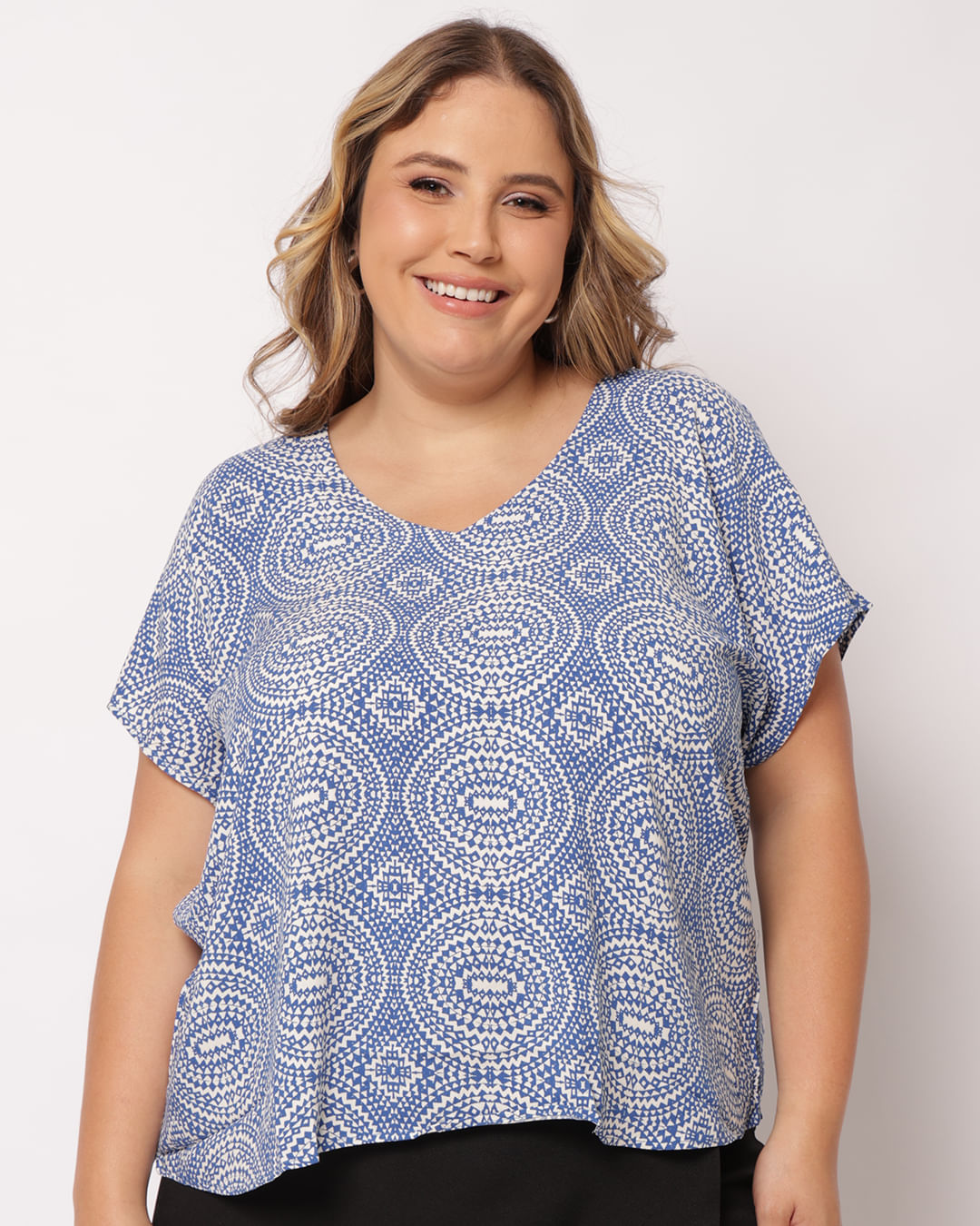 Blusa-230346cx-24ta--Manga-Morcego---Azul-Geometrico