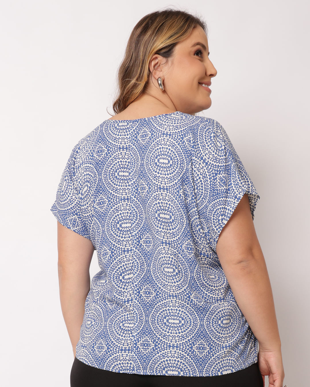Blusa-230346cx-24ta--Manga-Morcego---Azul-Geometrico