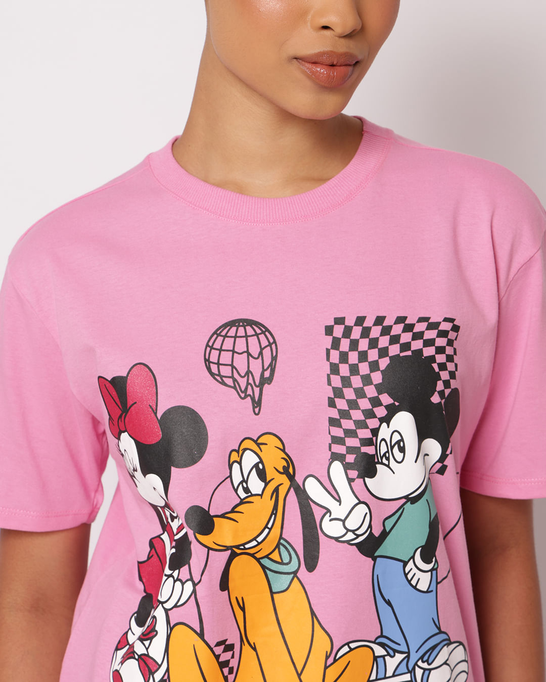 Camiseta-Mc-109616t-Over-Mickey-Friends---Rosa