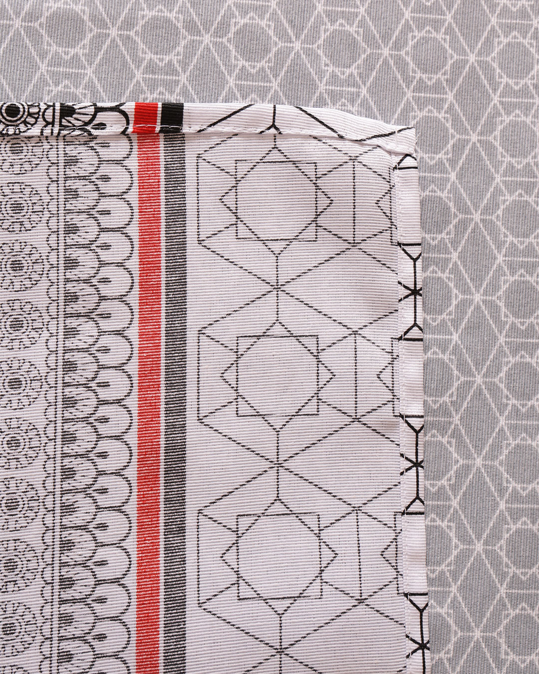 Toalha-Mesa-Quad-140x140---Estampado-Geometrico