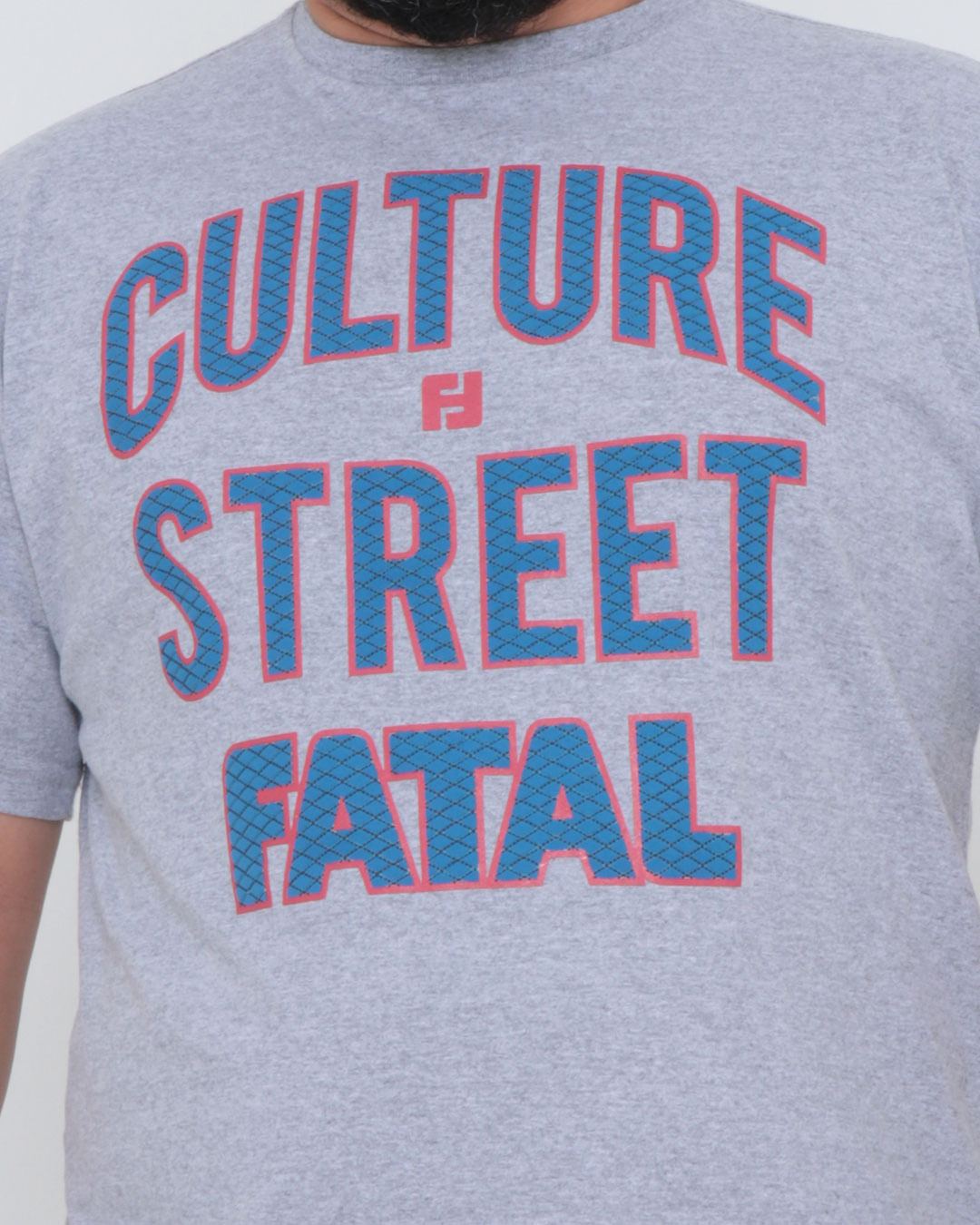 Camiseta-Plus-Size-Estampa-Fatal-Street-Cinza-Claro