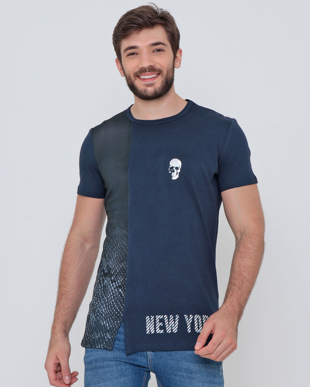 Camiseta-Estampada-Com-Recorte-Azul-Marinho-