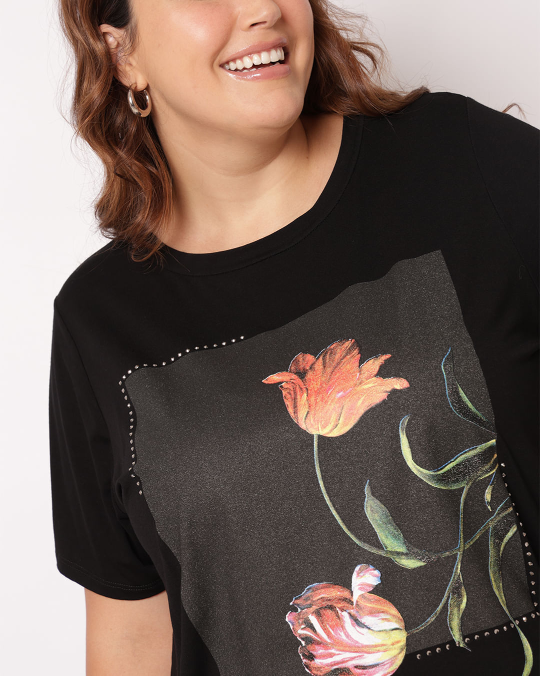 Blusa-Mc-P207-Csilk-Flor-E-Strass---Preto