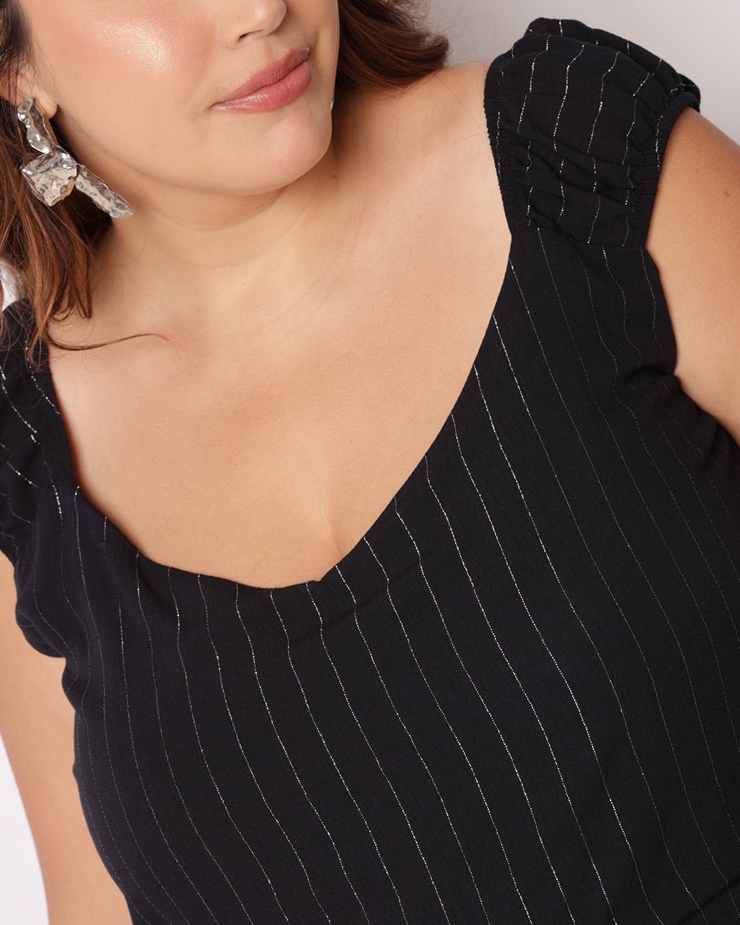 Macaquinho-231590-Crinkle-Lurex---Preto