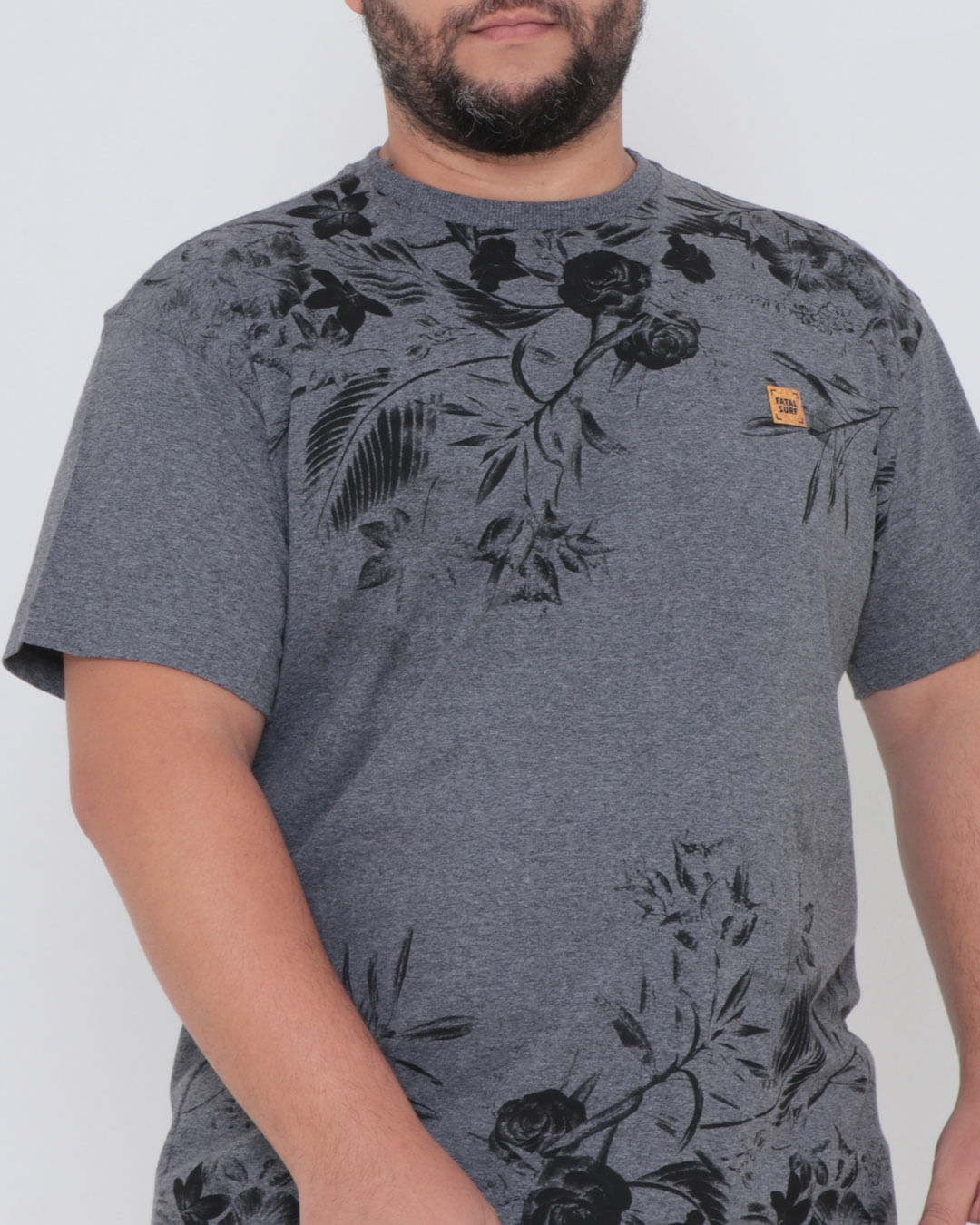 Camiseta-Plus-Size-Fatal-Estampa-Floral-Mescla-Cinza-Escuro
