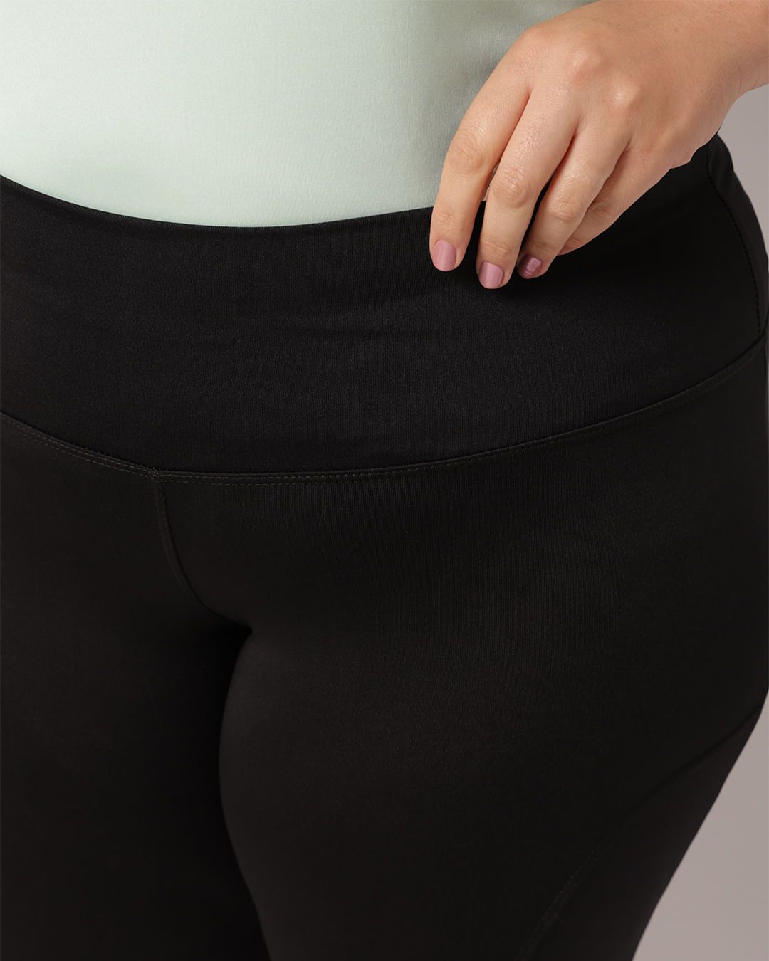 Legging-3021-Lisa-Com-Recorte-Plus---Preto