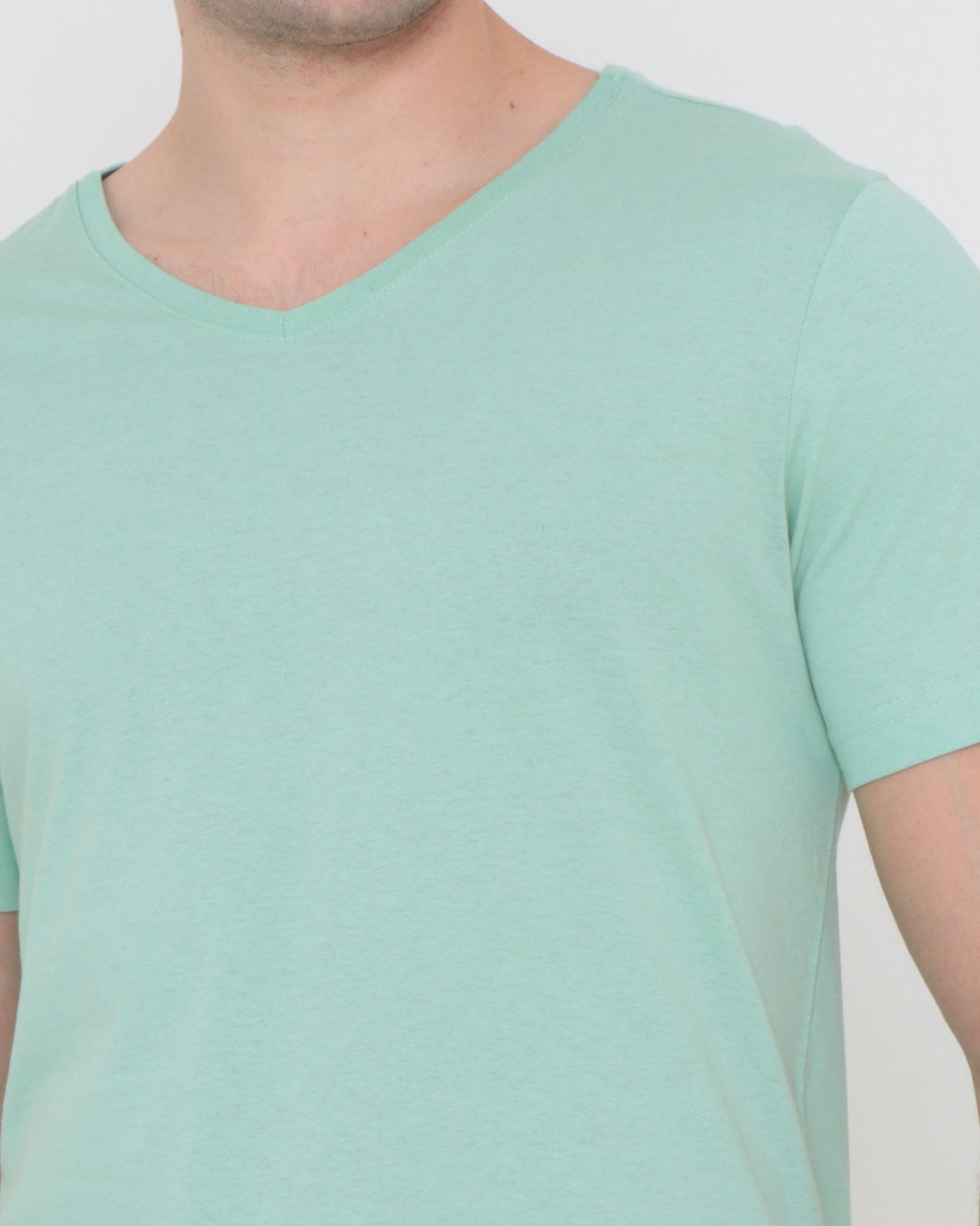 Camiseta-Masculina-Decote-V-Basica-Verde-Claro