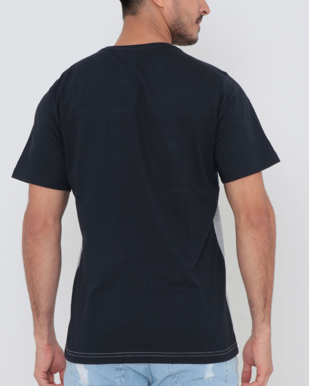 Camiseta-Estampa-Overcore-Com-Tela-Azul-Marinho-