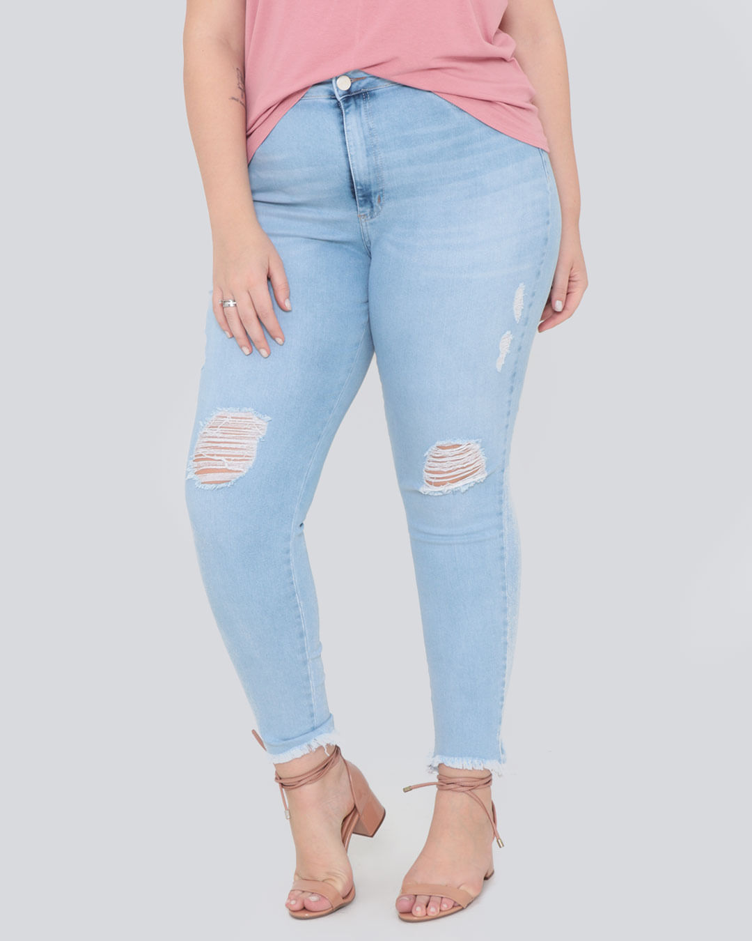 Calca-Jeans-Feminina-Plus-Size-Destroyed-Azul-Claro