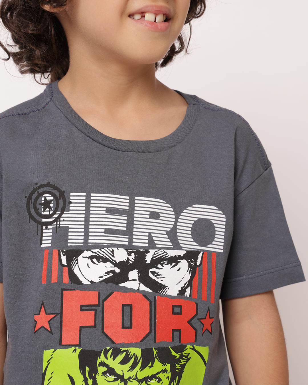 Camiseta-Tor-Info28-Mc-M-410-Avengers---Cinza