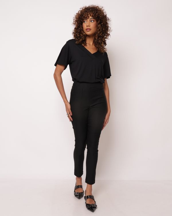 Calça Feminina Bengaline Reta com Recortes Preta M