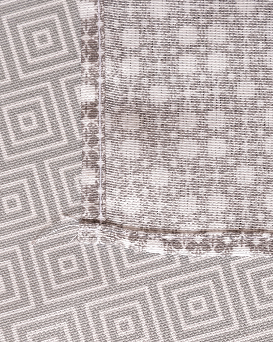 Toalha-Mesa-Quad-140x140---Outros