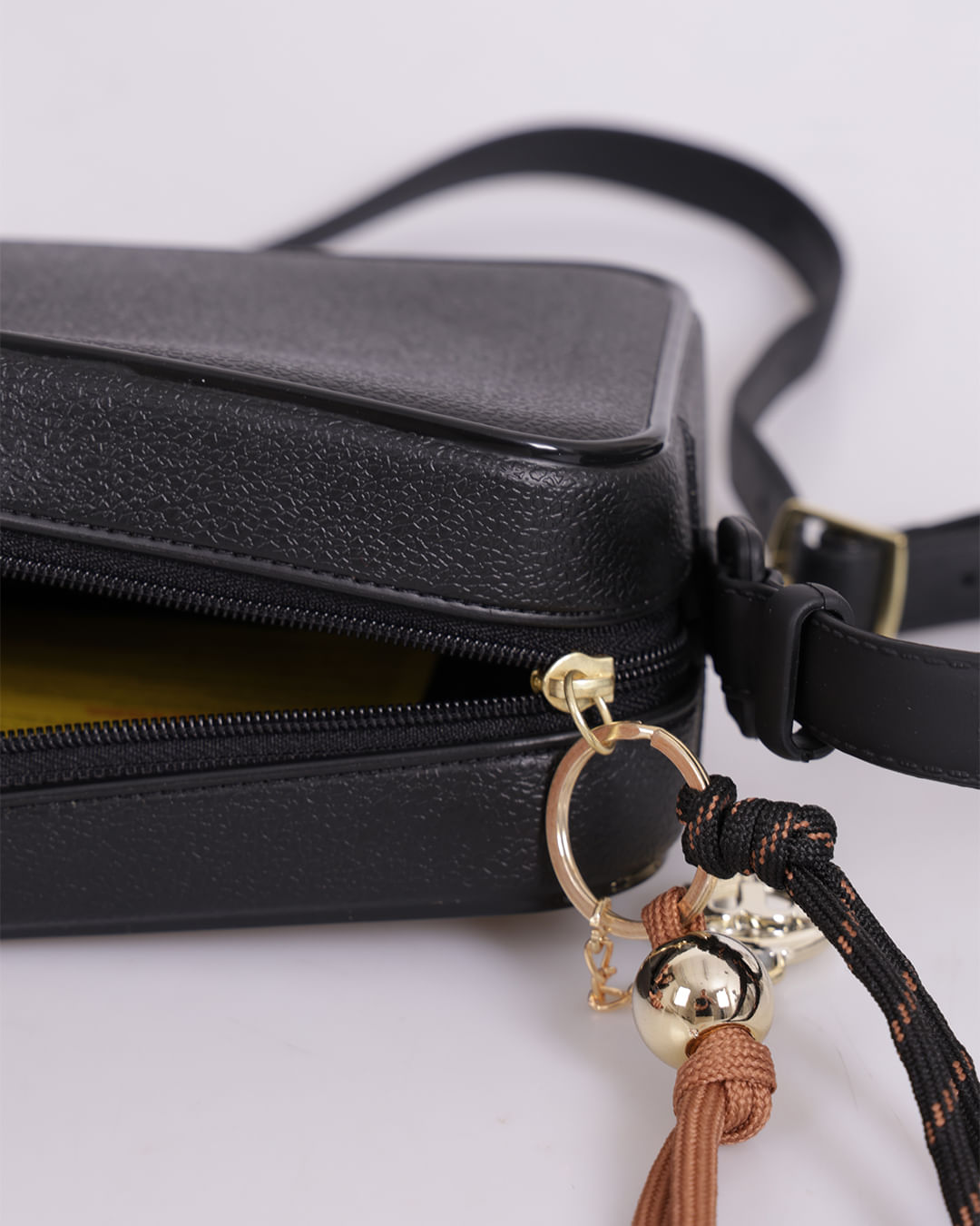 Bolsa-Media-500421---Preto