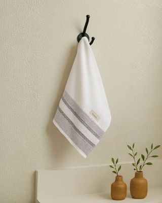 Trosto-Sofia-2-48x70---01---Branco