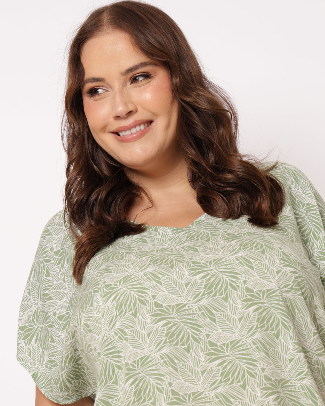 Blusa-Plus-Size-Feminina-Viscose-Berry---Co.-Estampada-Verde