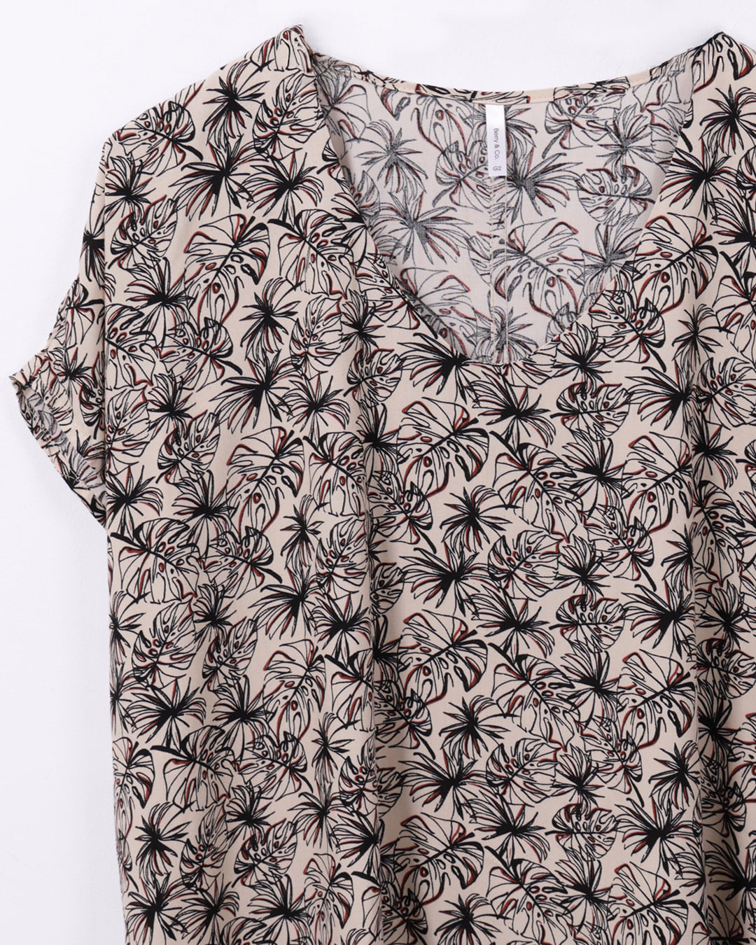 Blusa-Plus-Size-Feminina-Viscose-Berry---Co.-Estampada-Bege