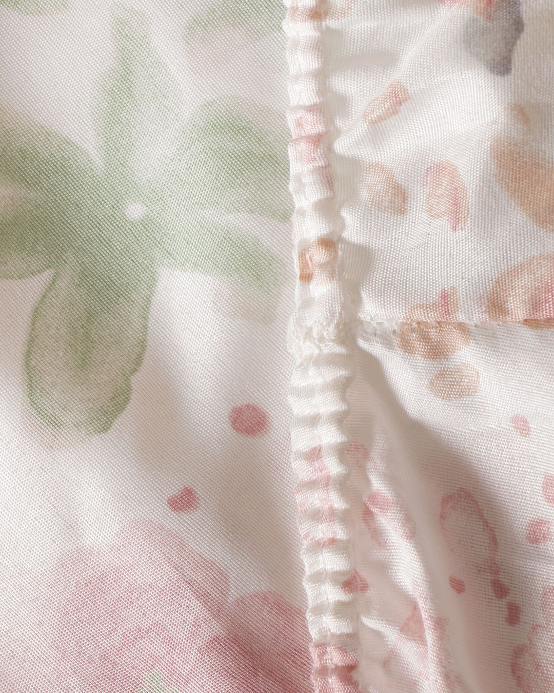 Lencol-Solteiro-C-Elast-Romantico-Sorti---Off-White-Floral