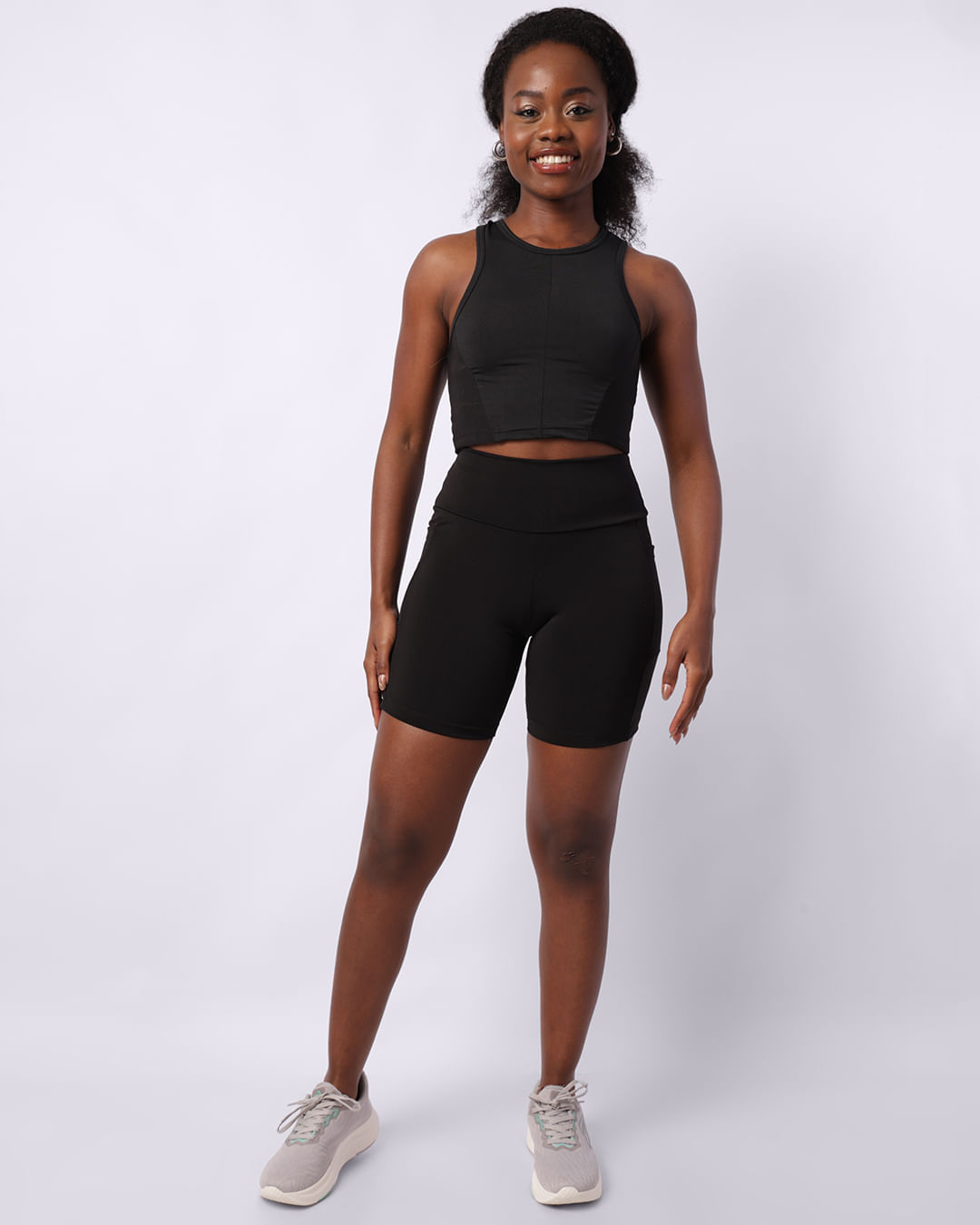 Top-4247-Cropped-Com-Recortes---Preto