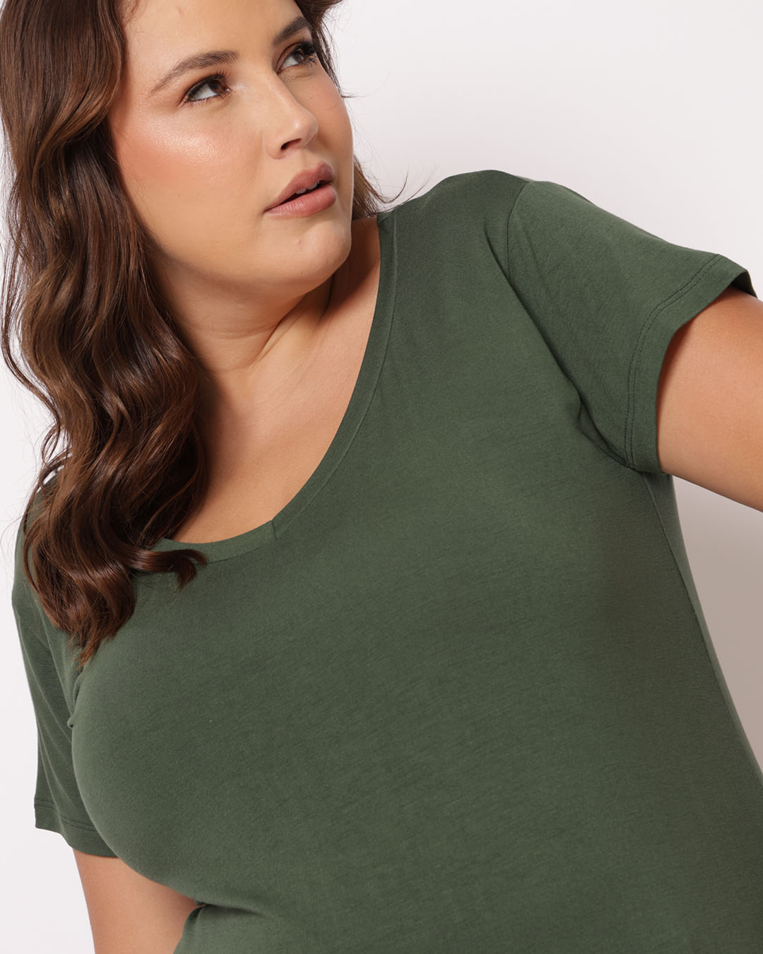 -Blusa-Plus-Size-Feminina-Decote-V-Basica-Verde