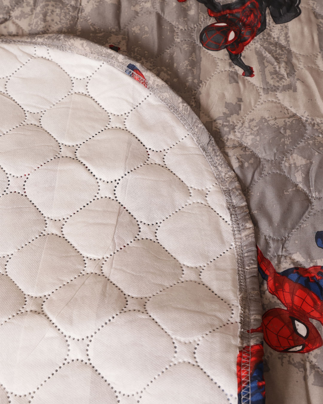 Cobre-Leito-Spider-Inv25---Cinza