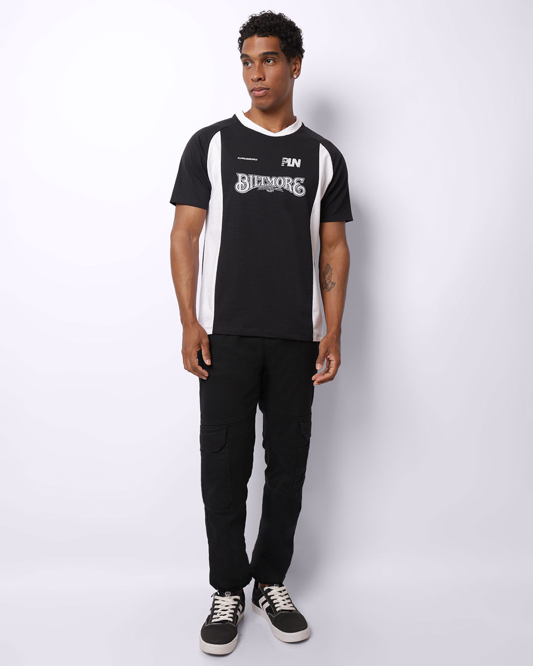 Camiseta-Urba-P1772-Raglan-Mc-Rec---Preto