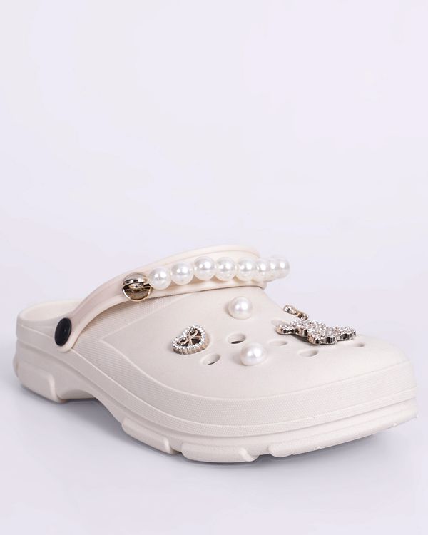 Sandália Feminina Babuche LueLua com Pérolas Pingentes Off White 33/34