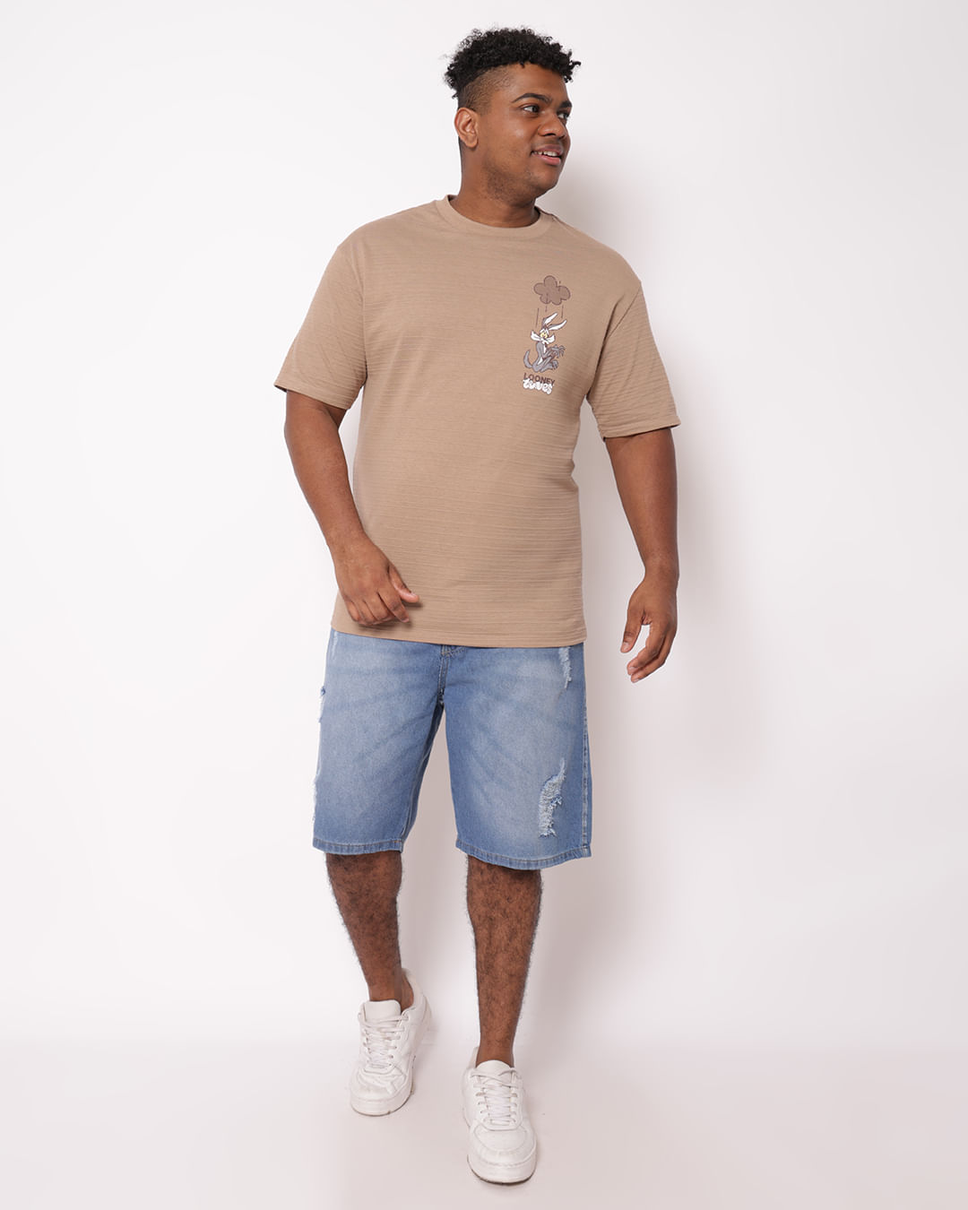 Camiseta-Tpl110022-Looney-Marrom-Plus---Marrom