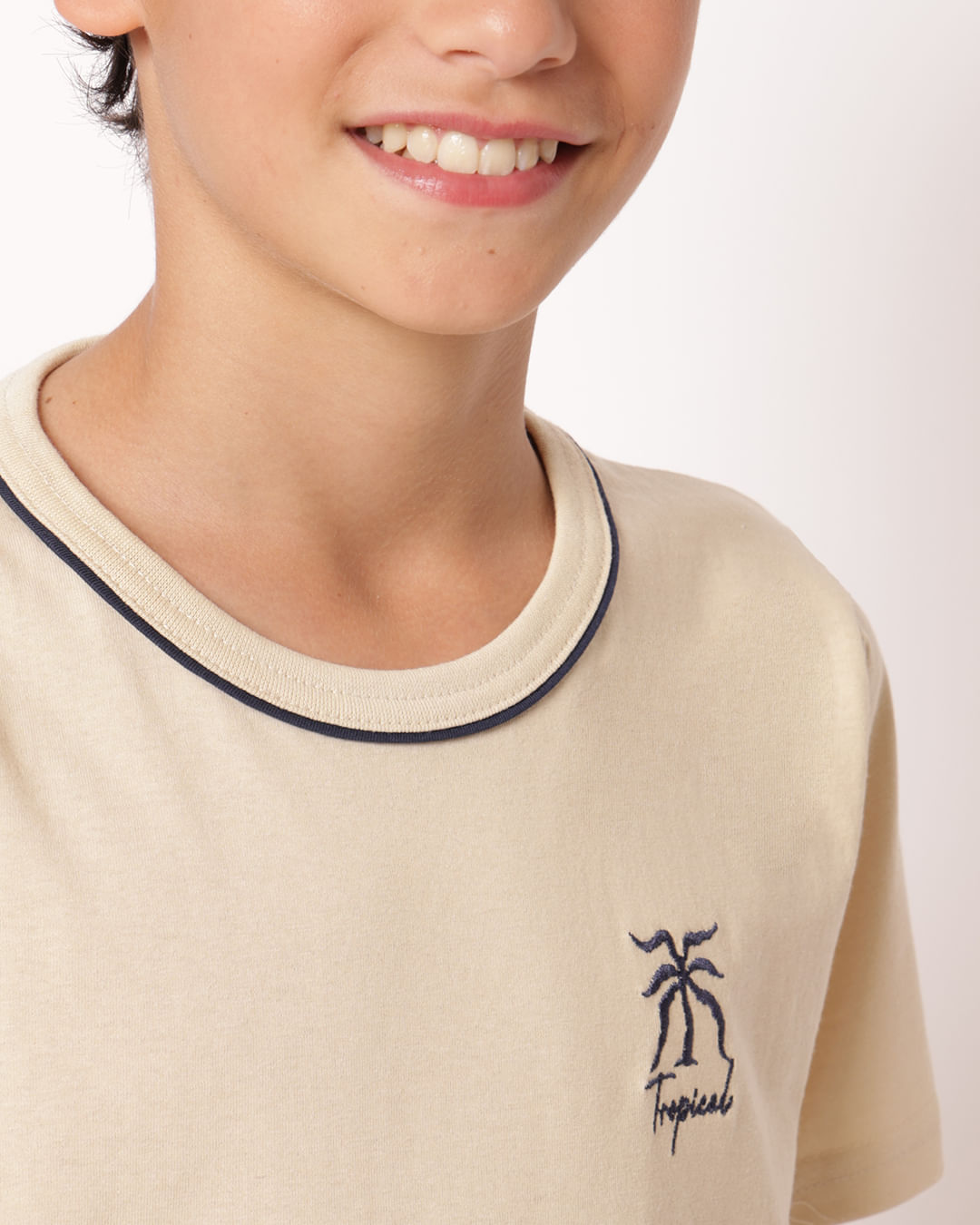Camiseta-T263619-Mc-M-1016-Tropical---Bege
