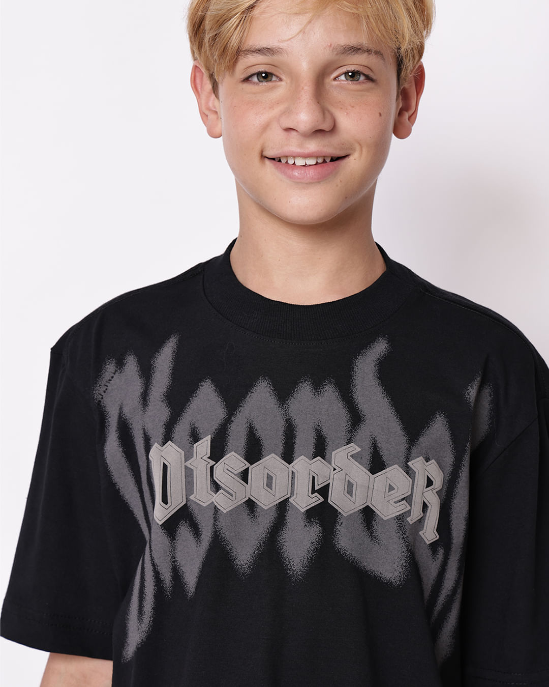 Camiseta-E4741-Over-Mc-M-1016-Disorder---Preto