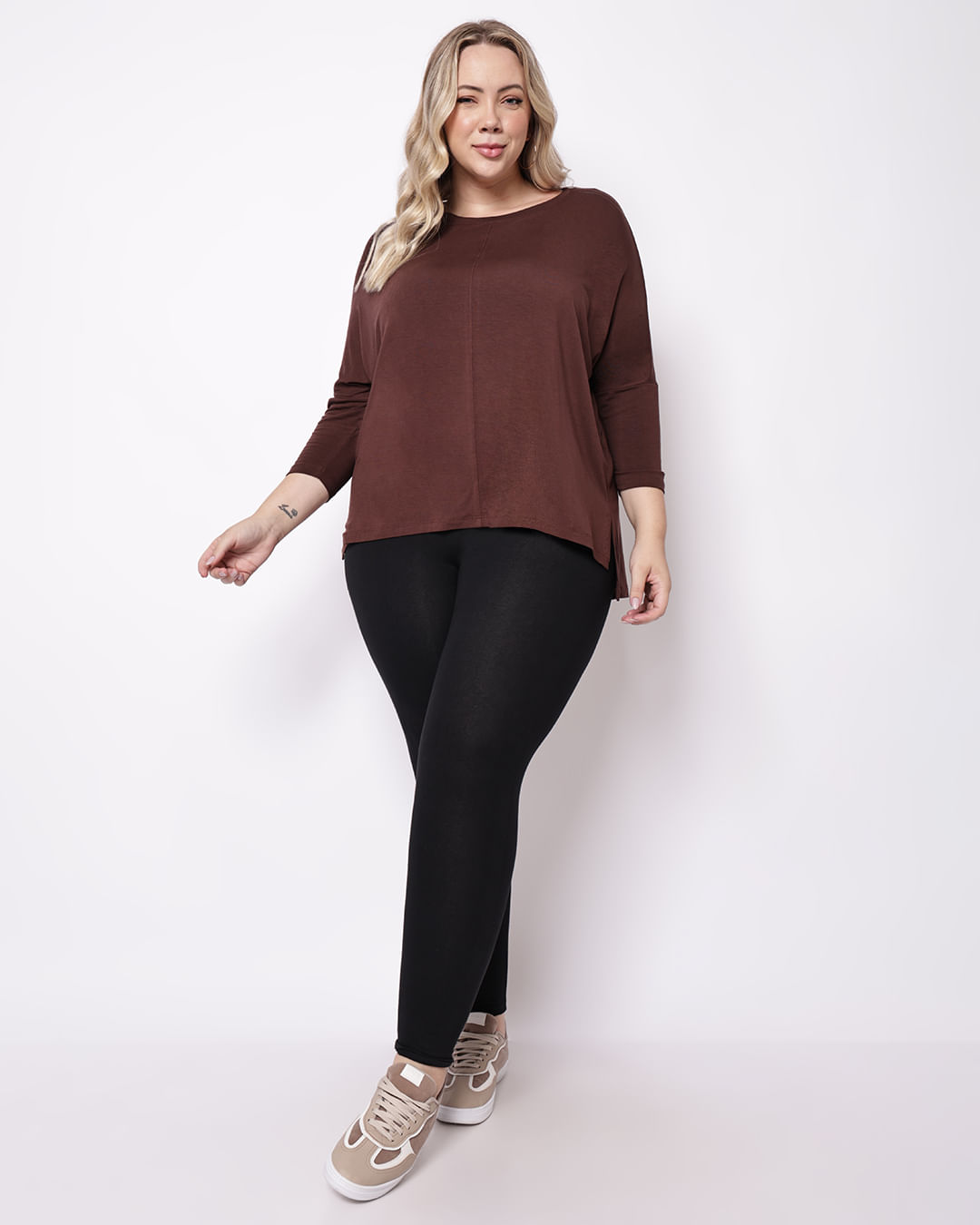 Blusa-40271-Mg-34-Deslocada---Marrom
