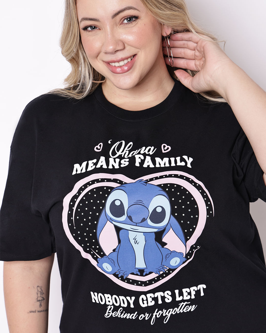 Tshirt-Mc-24138-Stitch-Ohana---Preto