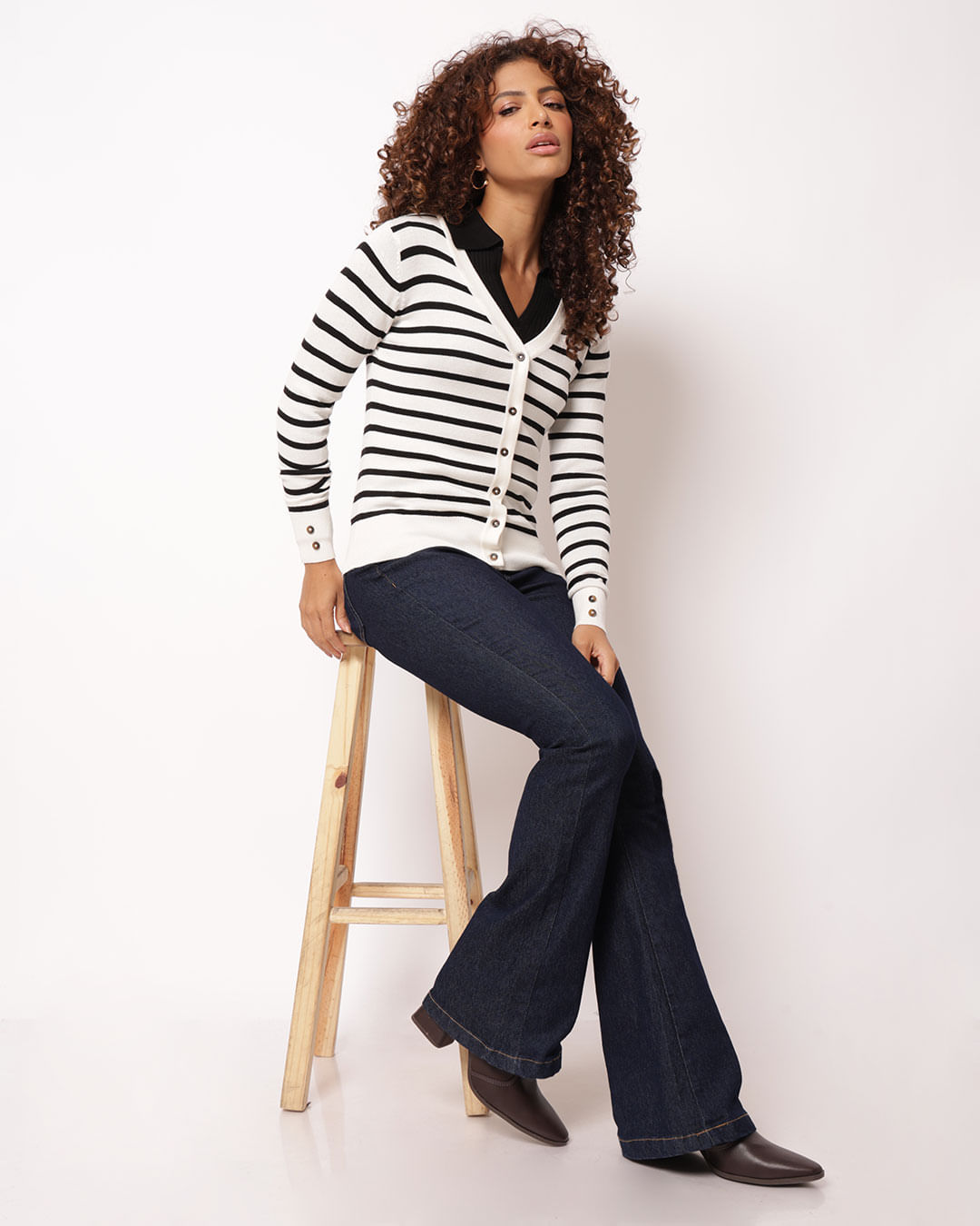 Cardigan-Listr-Fina-Off-Card1---Off-White