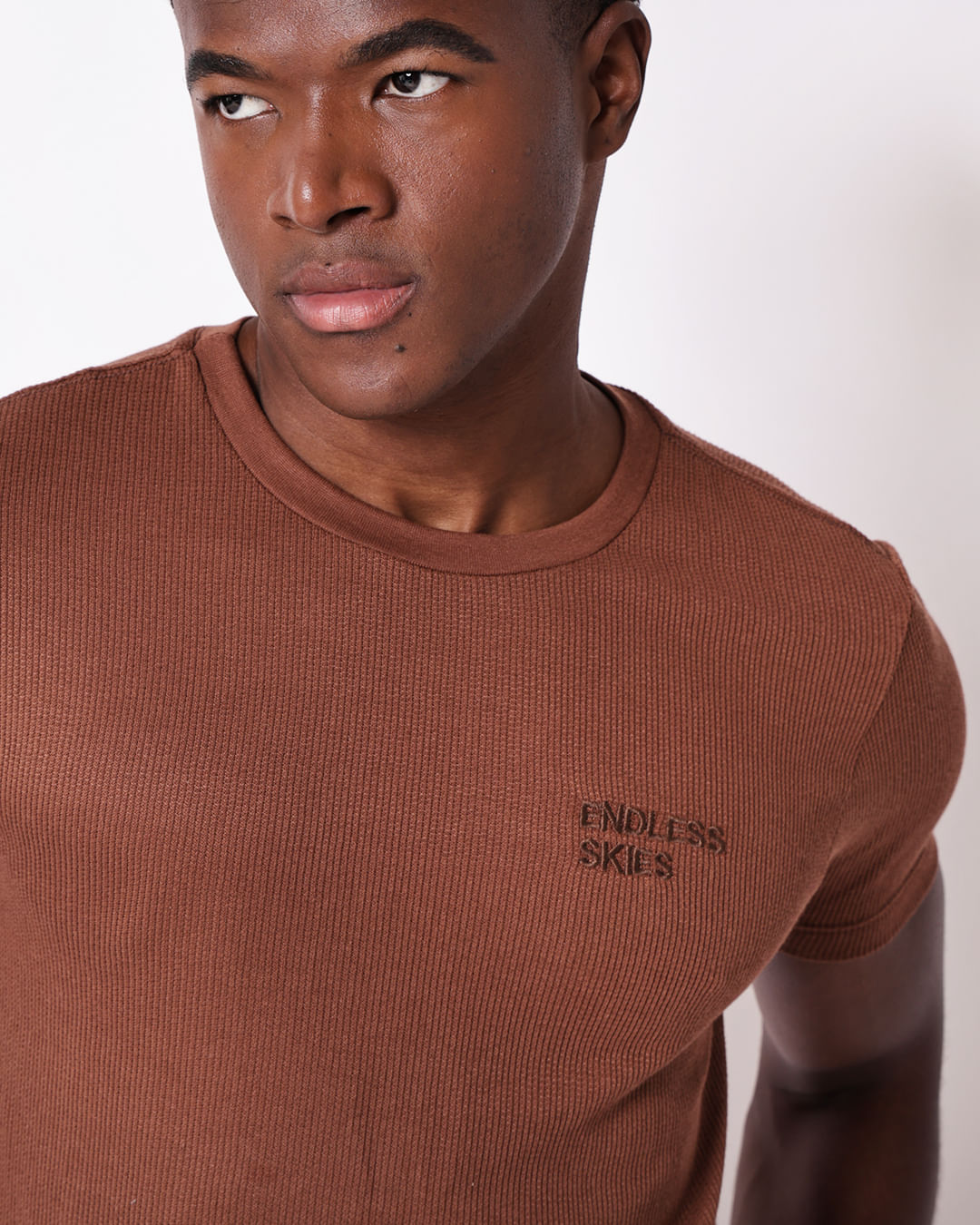 Camiseta--Urba-A1018-Bordado-Marrom-Pgg---Marrom