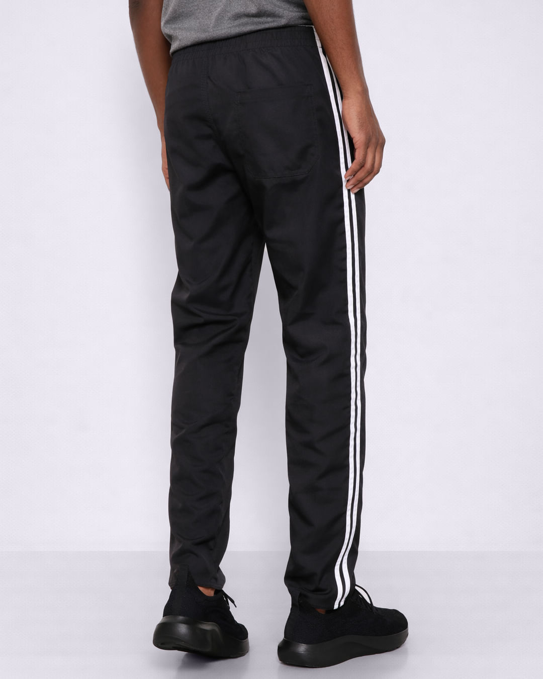 22161000448-136-03