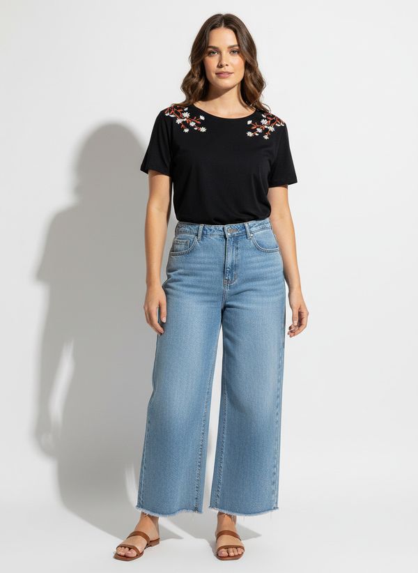Blusa T-Shirt em Malha De Algodão com Bordado Floral Preta M