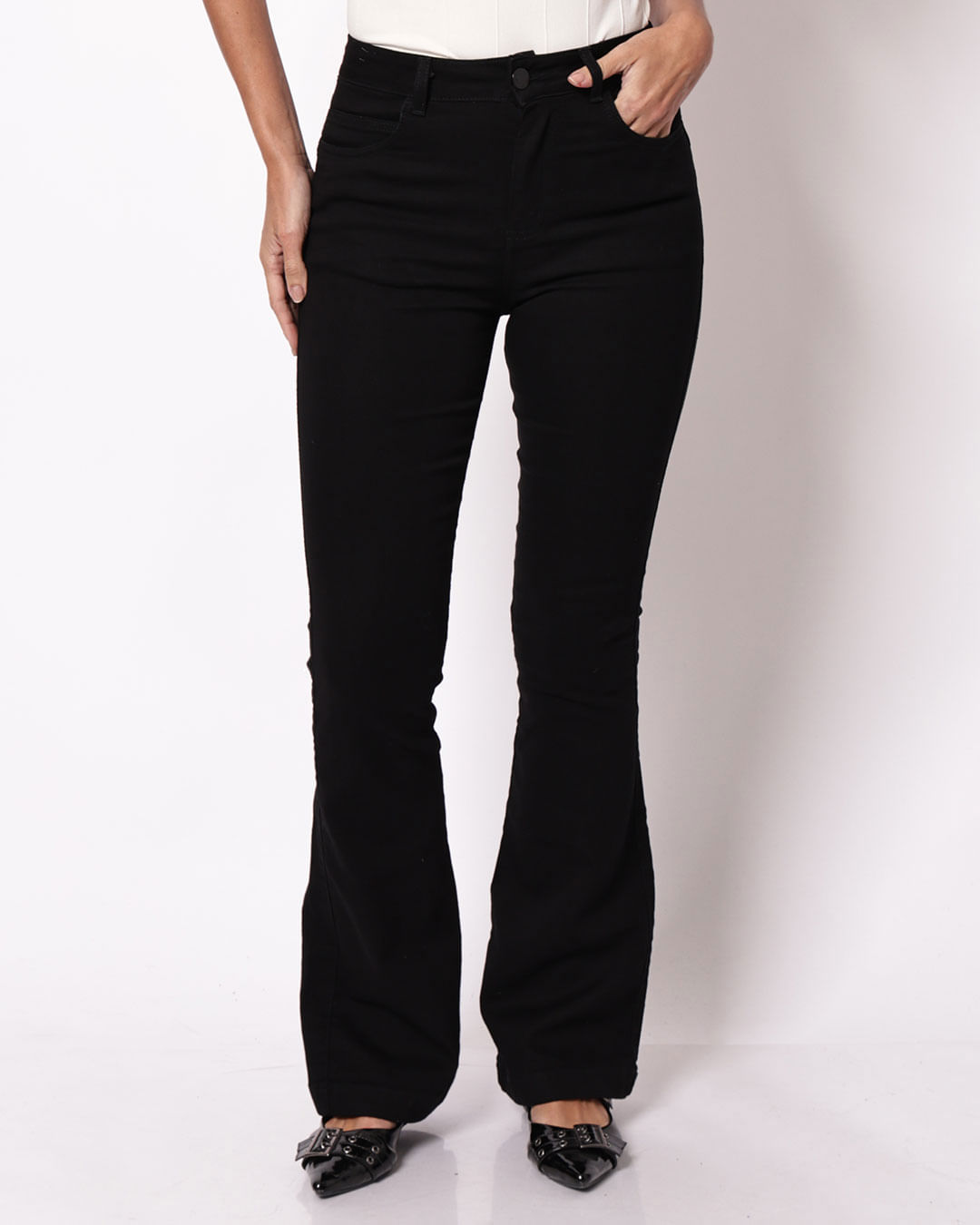 Calca-Sarja-Flare-31058-Preta---Preto