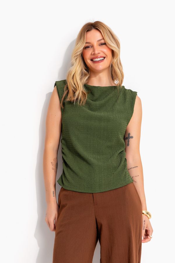Blusa em Malha Texturizada Verde Musgo GG
